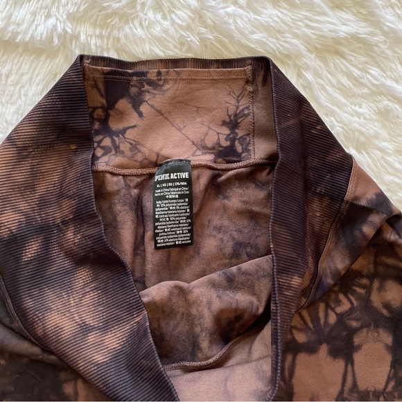 Victoria’s Secret PINK Active seamless workout tights - marble tie dye - Picture 10 of 16